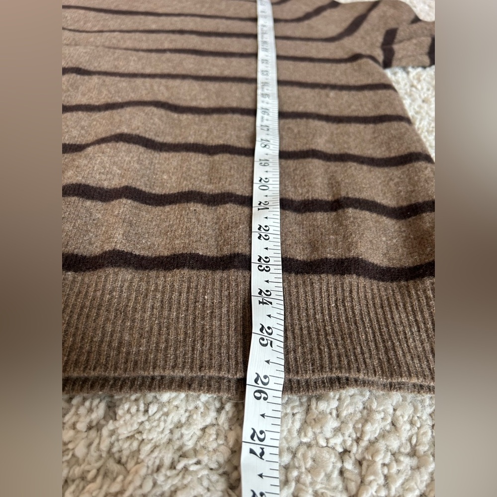 Express 100% Lambswool Brown Striped Crewneck Sweater Men’s Large - Picture 4 of 5